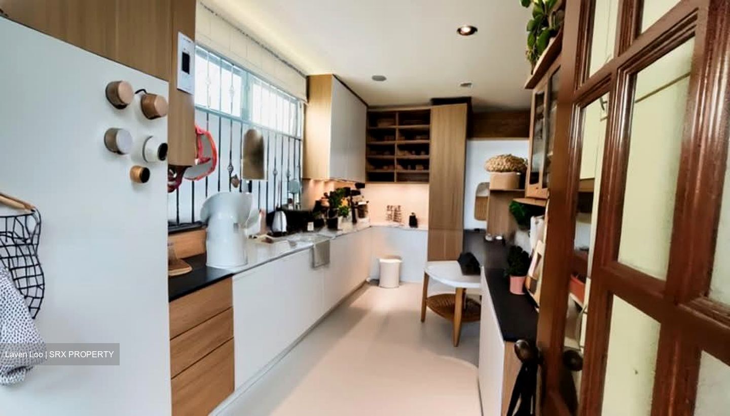Sims Avenue East (D14), Semi-Detached #560582121